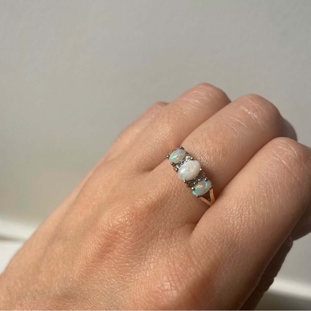 3-Stone Opal Ring size 7 - Picture 1 of 6